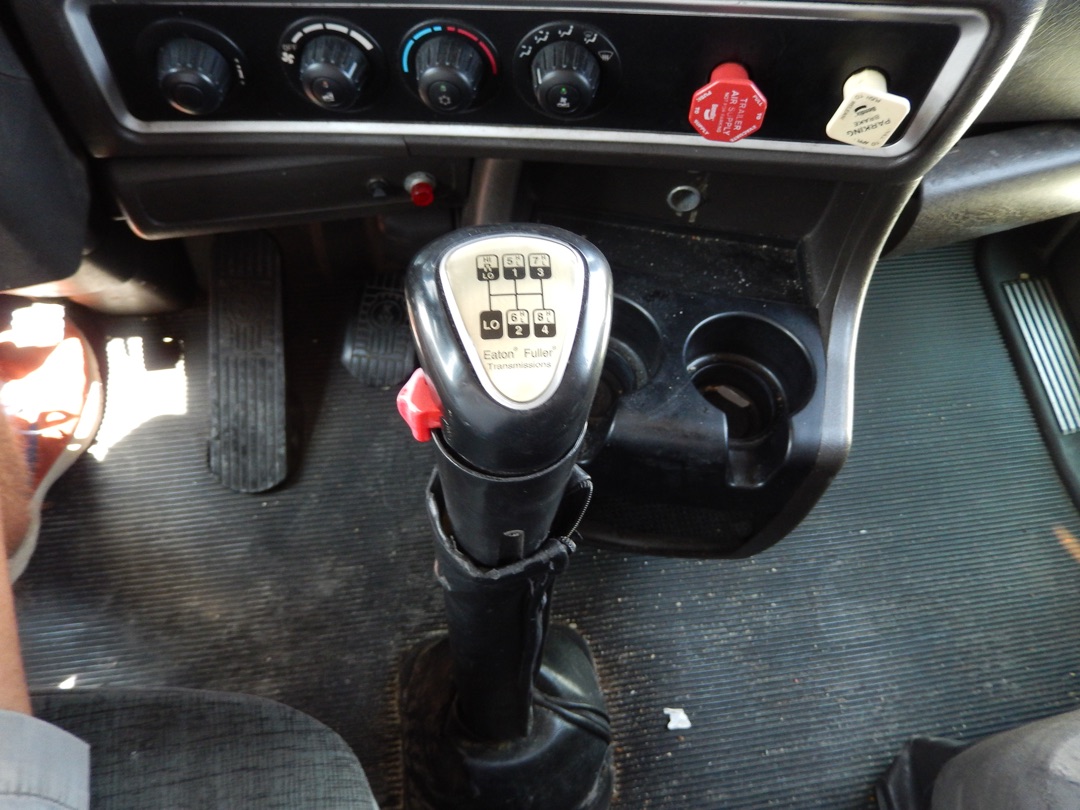 2012 KENWORTH T660 - Image 24